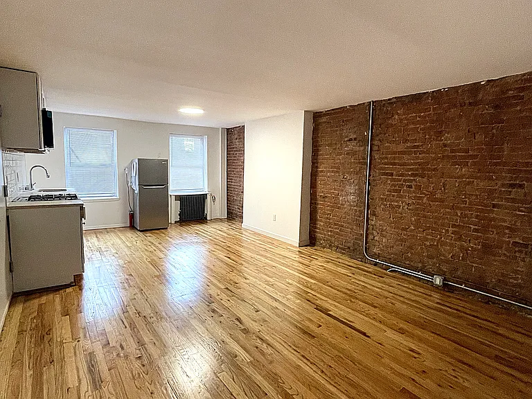 347 Court St #1 — Photo 2