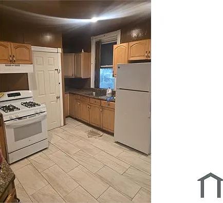 4 bed, 1440 sqft, $2,200 — Photo 2