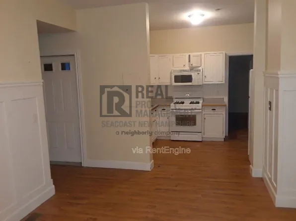 20 Academy St APT A, Rochester, NH 03867