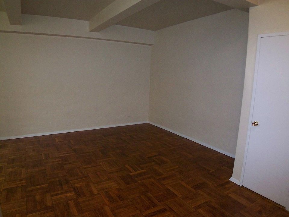2nd image of 255 E 207th St APT 1D