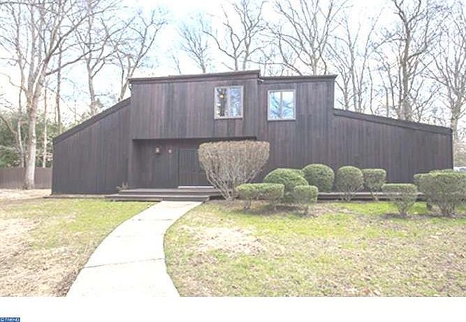 1st image of 5 Woodbrook Cir