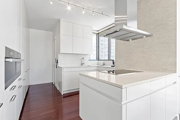 Rented by Compass | media 9