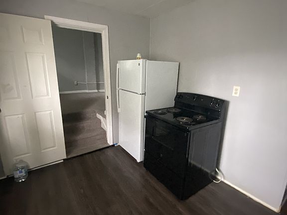 2nd image of 213 Orchard St #101