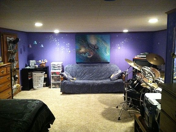 4th image of 127 Woodrow St