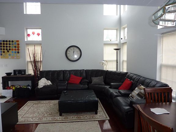 3rd image of 2883 Belle Ln
