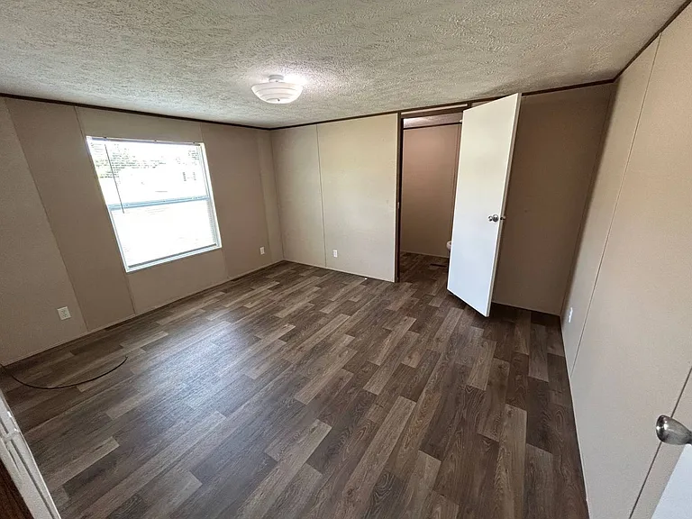 1501 Bunnys Dr — Photo 4