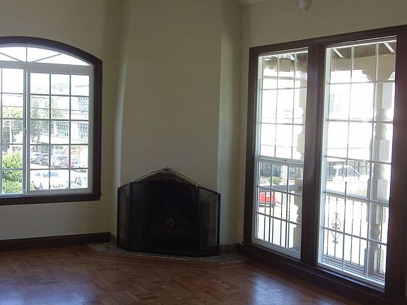 3rd image of 1601 31st Ave