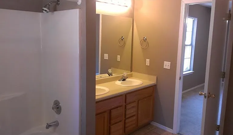 1505 Crescent St — Photo 20