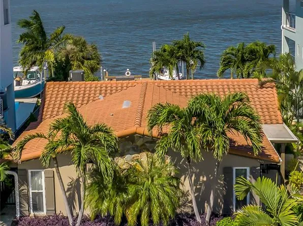 106 WALL STREET, REDINGTON SHORES, FL 33708
