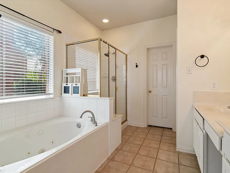 3501 Jackson Dr — Photo 11