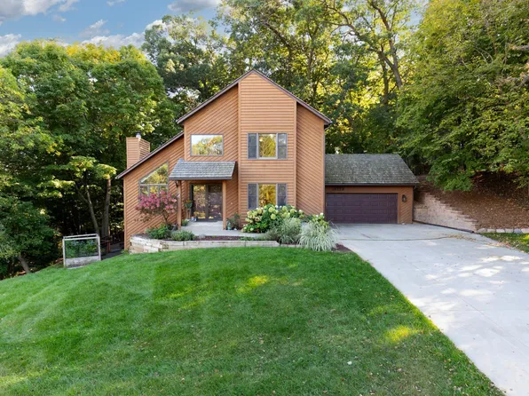 16223 Terracewood Dr, Eden Prairie, MN 55346