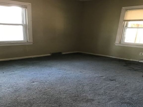 5th image of 707 Sherman St