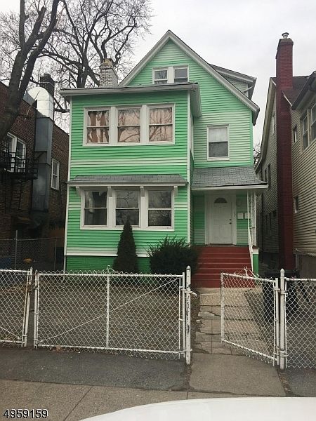 2nd image of 153 N Munn Ave