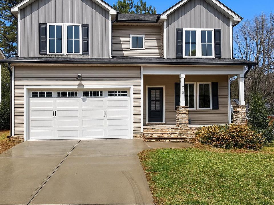 1st image of 821 Trinity Park Dr