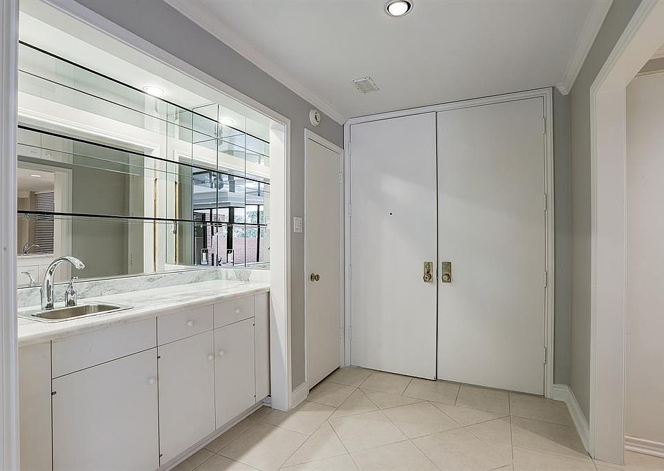 1st image of 9333 Memorial Dr APT 112