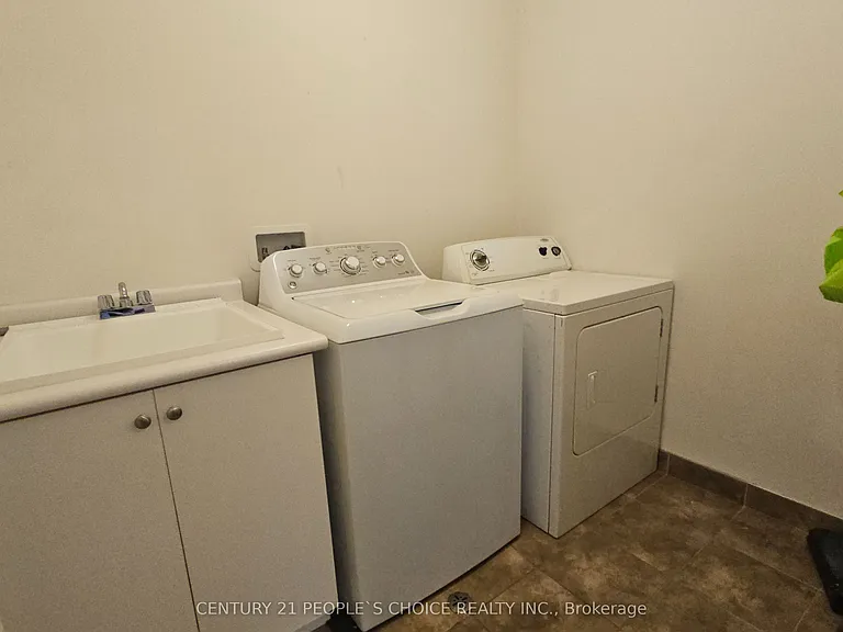 32 Meadowcreek Rd — Photo 17