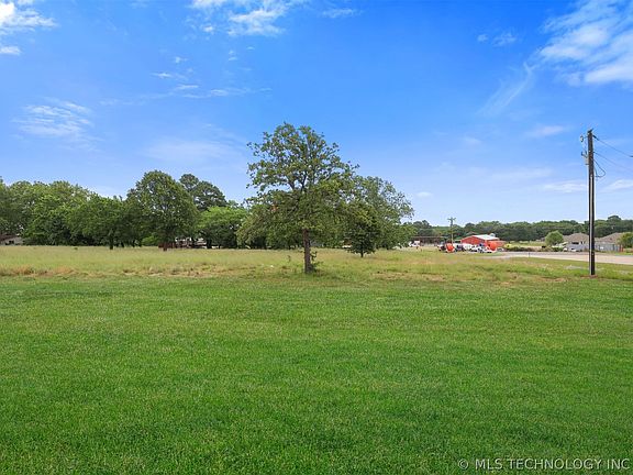 4th image of 491 2nd St