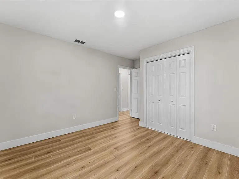 1218 Crescent St — Photo 22