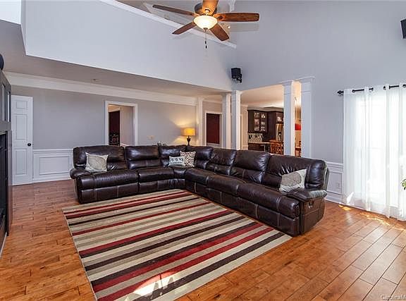 5th image of 8515 Summerfield Ln