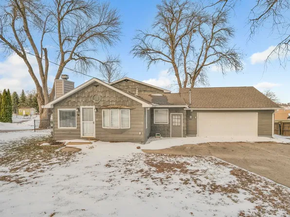 4 23rd St, Spirit Lake, IA 51360