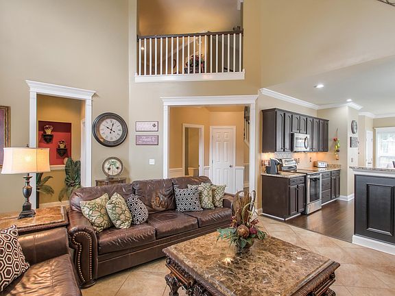 5th image of 1369 Liberty Pike