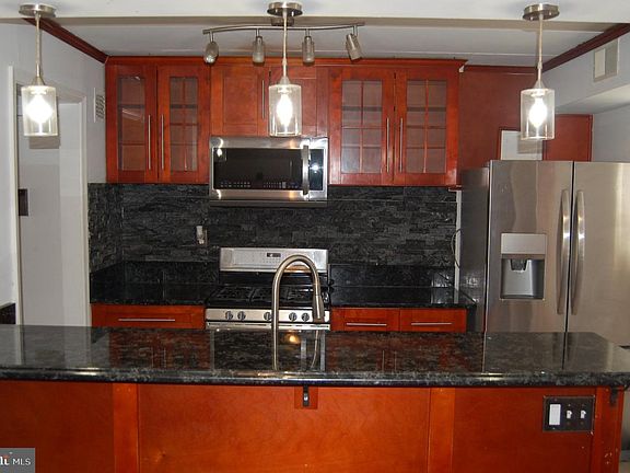 3rd image of 3346 Hewitt Ave #1