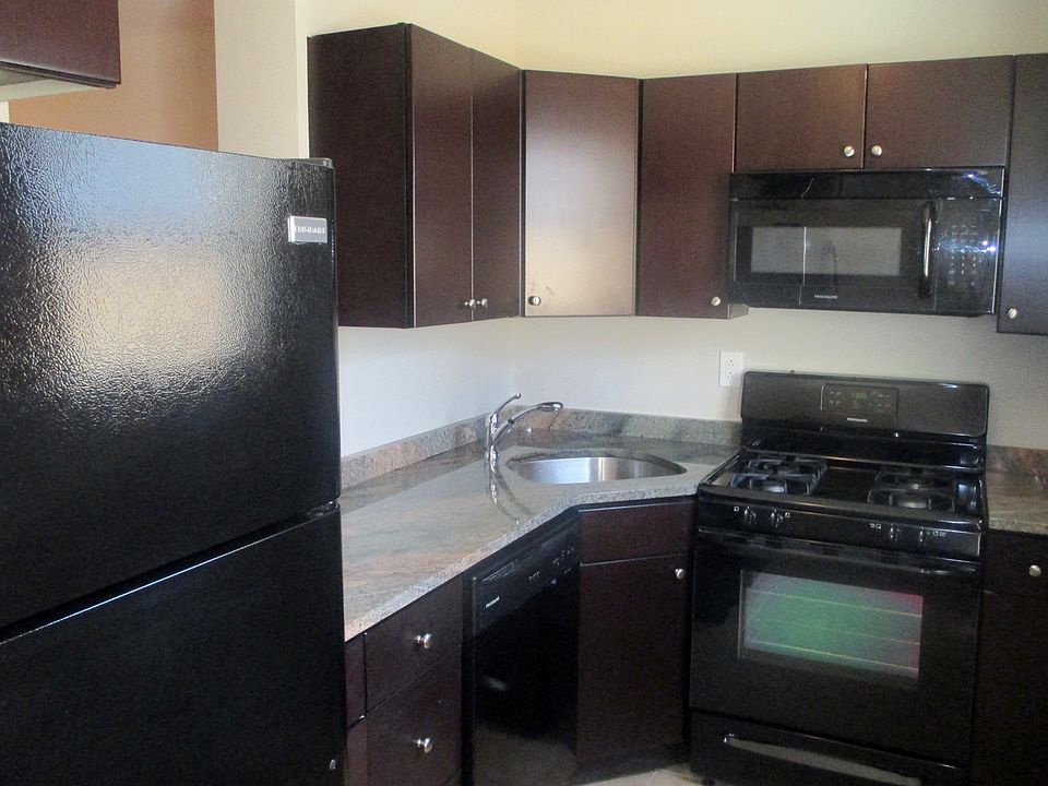 1st image of 2528 S 28th St