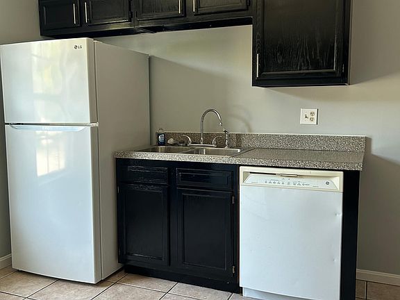 5th image of 360 Hamilton St