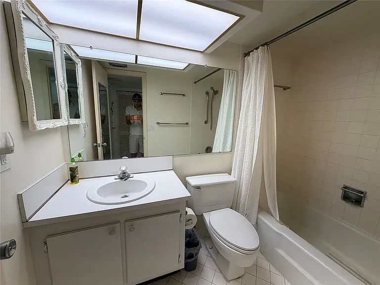 4550 Cove Cir #1205 — Photo 5
