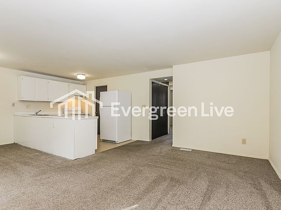 5th image of 8189 Mount Carmel St