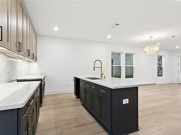 5th image of 331 Newton St