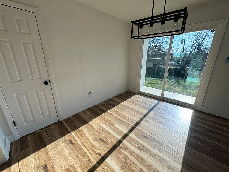 803 Hill St — Photo 4
