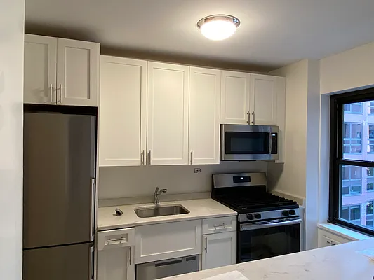 Rented by Real Estate Investors Group LLC | media 8