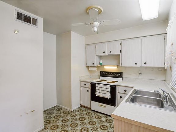 3rd image of 1009 Santa Ynez Ave