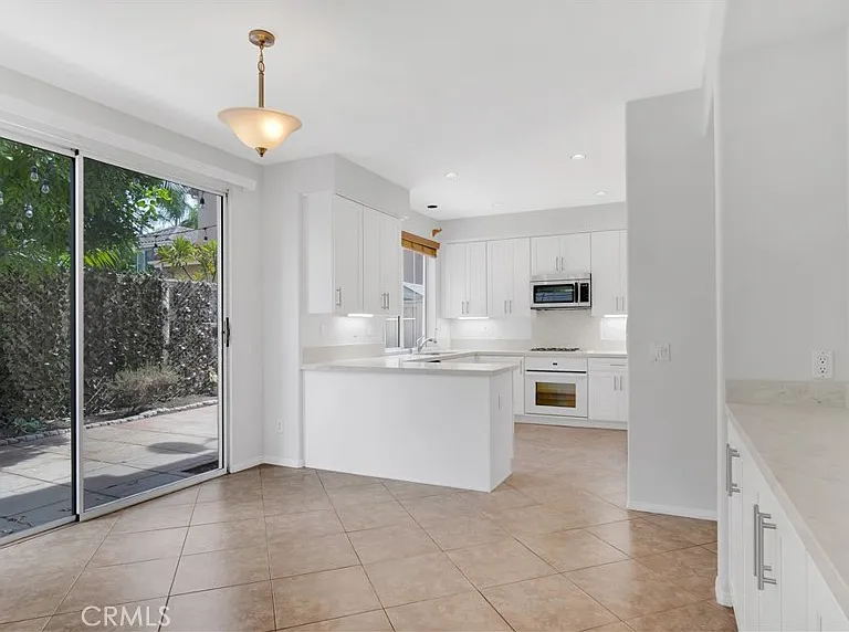 12944 Maxwell Dr — Photo 8