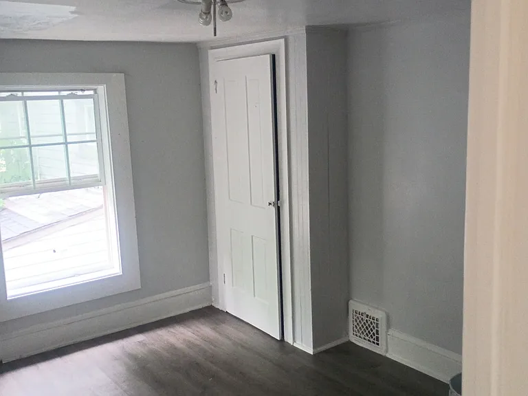 509 W Stephen St — Photo 7