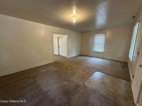 3rd image of 1104 E Lakeside Ave