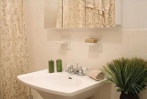 Rented by Keller Williams NYC | media 20