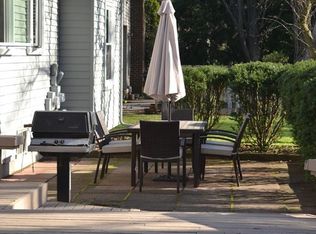 981 Hemlock Dr, Rochester, MI 48307