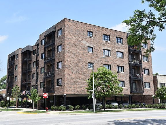 2nd image of 1601 N 76th Ct APT 305