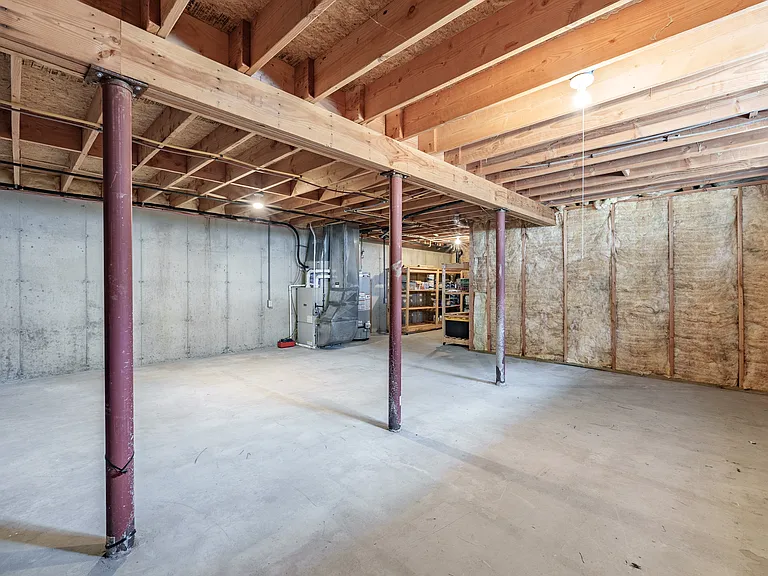 Meadow St — Photo 38