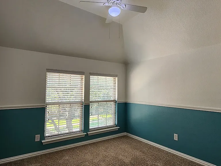 5604 Belton Ln — Photo 16