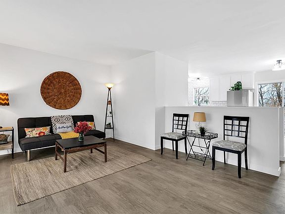 4th image of 6042 Churchill Ct