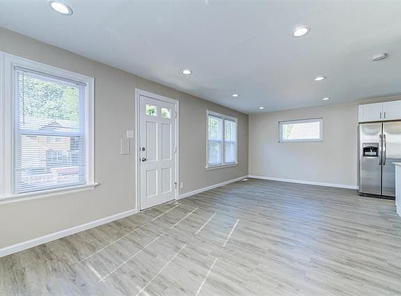 4th image of 8911 Powell Ave