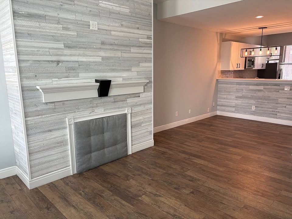 1st image of 809 Russell Blvd