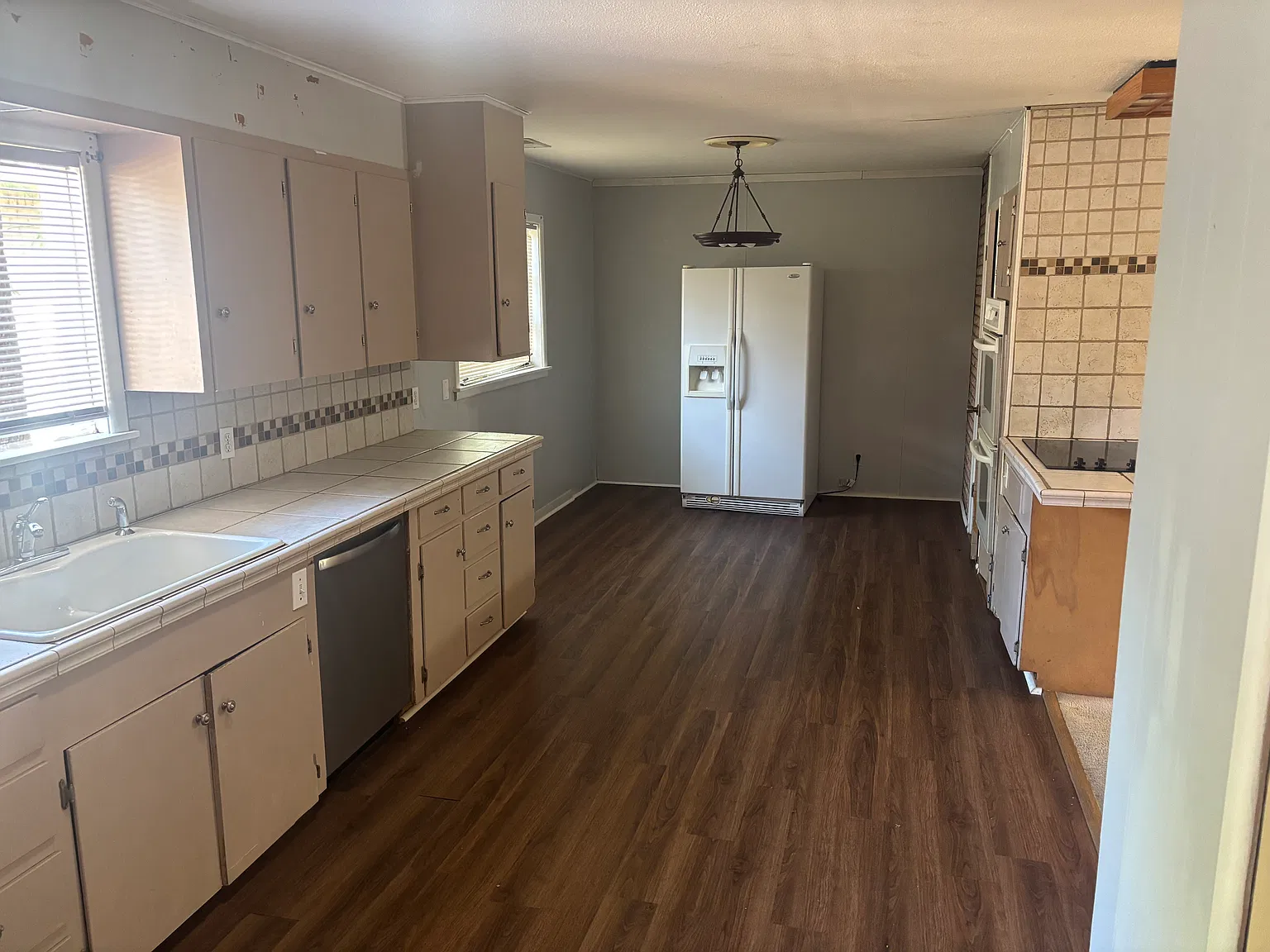 4 bed, 3301 sqft, $2,500 — Photo 3