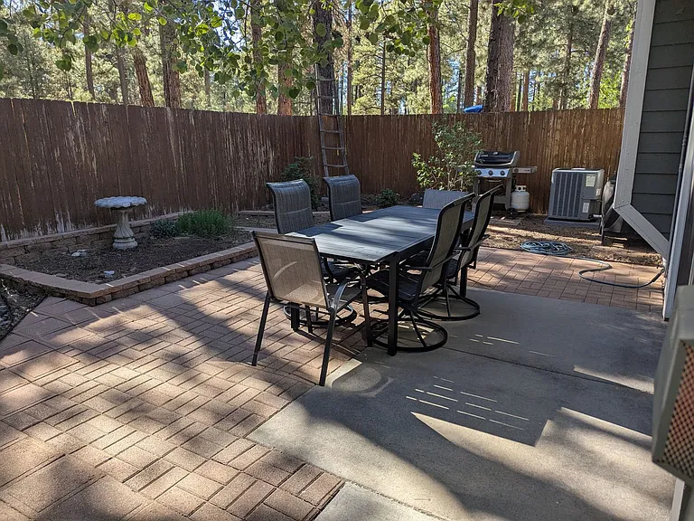 2088 S Thompson Loop — Photo 16