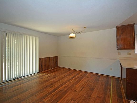 4th image of 8676 Crystal River Way