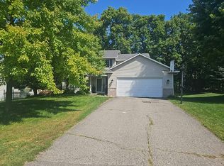12303 Crown Hill Ct, Burnsville, MN 55337