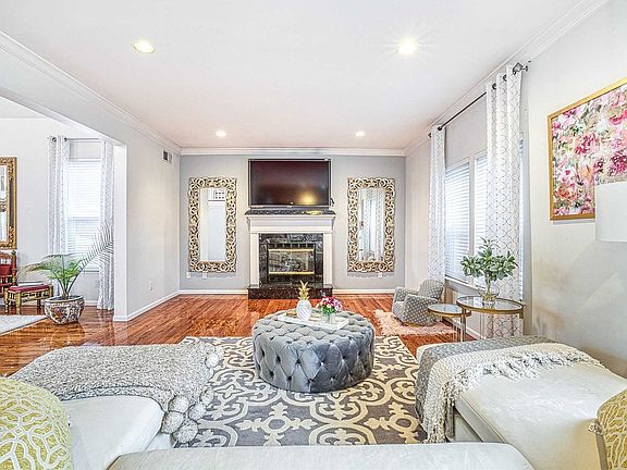 3rd image of 3 Hayfield Ct
